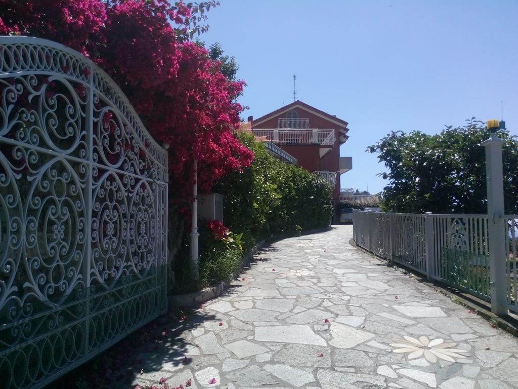 Agriturismo La Rocca ซานบาร์โตโลเมโอ อัล มาเร ภายนอก รูปภาพ